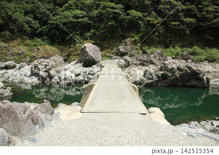 高知県仁淀川町　久喜沈下橋 142515354