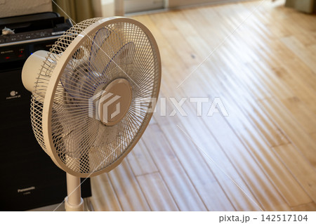 夏のアイテム扇風機 夏のアイテム扇風機 142517104