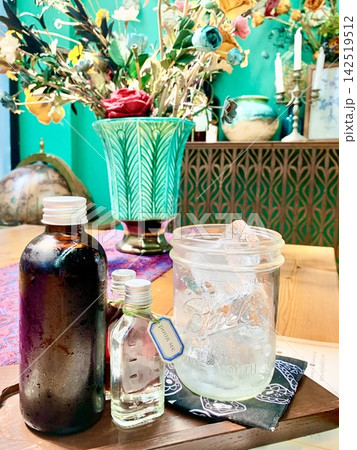 タイで人気のカフェのドリンク タイで人気のカフェのドリンク 142519512