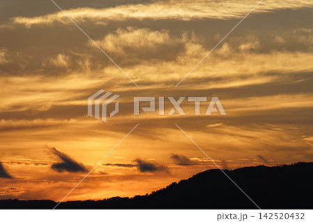 夕焼けの雲海 142520432