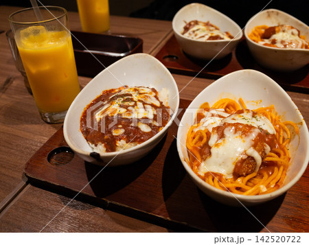 洋食屋さんでパスタとドリアの欲張りセット 洋食屋さんでパスタとドリアの欲張りセット 142520722