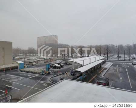 雪景色の獨協医科大学病院／Dokkyo Hospital in Snow 142521680