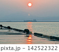 海に沈む夕日 142522322