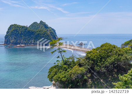夏の堂ヶ島のトンボロを高台から望む 夏の堂ヶ島のトンボロを高台から望む 142522719