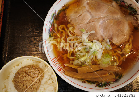 【青森】朝から食べる煮干ラーメン チャーシューとメンマ添え 【青森】朝から食べる煮干ラーメン チャーシューとメンマ添え 142523883
