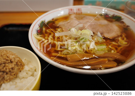 【青森】朝ラー文化を感じる煮干しラーメンと副菜の一膳 【青森】朝ラー文化を感じる煮干しラーメンと副菜の一膳 142523886