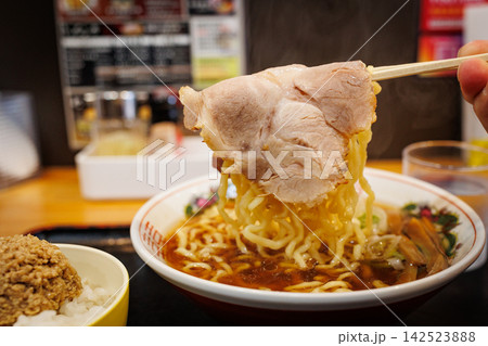 【青森】朝から食べる煮干ラーメン チャーシューとメンマ添え 142523888