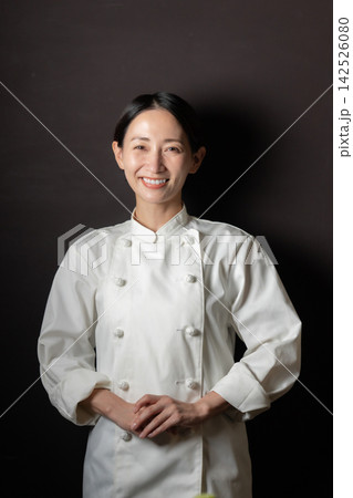 女性 料理人 女性 料理人 142526080