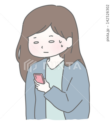スマホを見て困惑する女性 スマホを見て困惑する女性 142526302