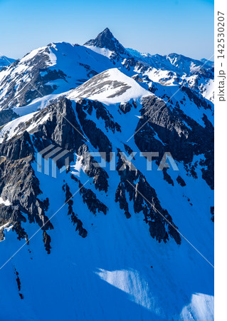 北穂高小屋から見る大キレットと槍ヶ岳 初夏残雪期の北アルプス北穂高岳登山 北穂高小屋から見る大キレットと槍ヶ岳 初夏残雪期の北アルプス北穂高岳登山 142530207