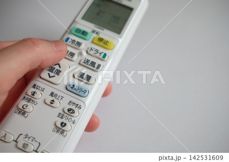 エアコンのリモコン 142531609