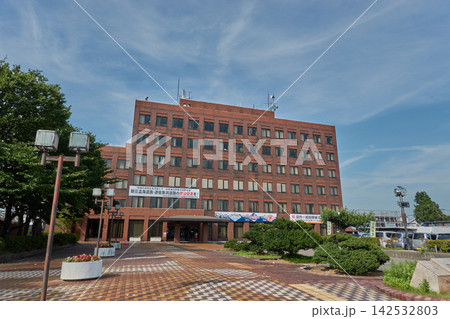 鶴岡市役所 庁舎 舗装広場 鶴岡市役所 庁舎 舗装広場 142532803
