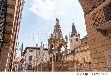 Gothic Scaliger Tomb with Equestrian Statue and Arched Canopy at Historic Monument in Verona, Italy 142533149