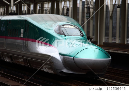 E5東北新幹線 はやぶさ E5東北新幹線 はやぶさ 142536443