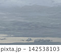 不思議な雲が広がる朝 142538103