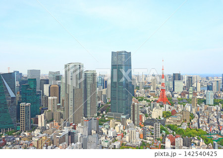 東京都港区、東京タワーと麻布台ヒルズ森JPタワーの風景 東京都港区、東京タワーと麻布台ヒルズ森JPタワーの風景 142540425