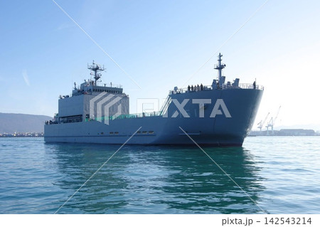 輸送艦にほんばれ 142543214