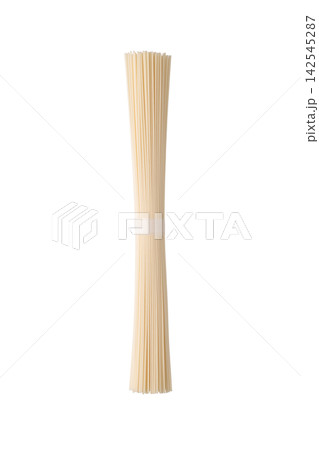 1束のそうめんの乾麺を真上から切り抜いたPNG素材 142545287