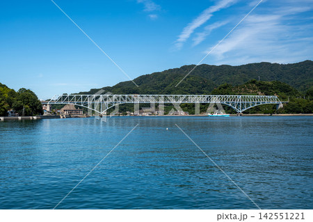 安芸灘とびしま海道の一つである蒲刈大橋 安芸灘とびしま海道の一つである蒲刈大橋 142551221