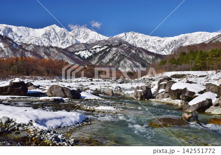 白馬村　雪景色 142551772