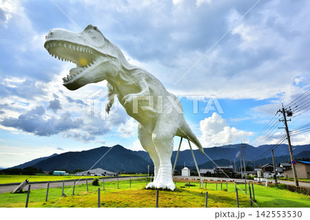 ホワイトザウルス 恐竜フォトスポット 福井県勝山市 ホワイトザウルス 恐竜フォトスポット 福井県勝山市 142553530