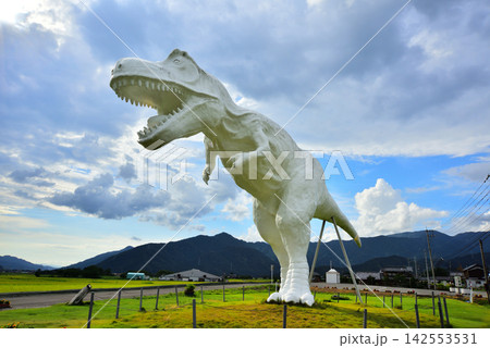 ホワイトザウルス　恐竜フォトスポット　福井県勝山市 142553531