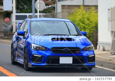 青い国産スポーツセダン イメージ 青い国産スポーツセダン イメージ 142557795