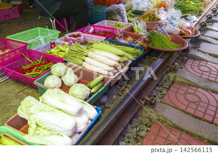 タイ・メークロン市場 / Mae Klong Railway Market, Thailand タイ・メークロン市場 / Mae Klong Railway Market, Thailand 142566115