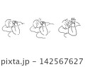 寝落ちして顔面にスマホを落とす人 142567627