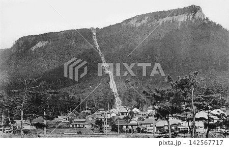 古写真 1929-1933年 香川県高松市 開業直後の屋島ケーブル(現在では廃業済) 古写真 1929-1933年 香川県高松市 開業直後の屋島ケーブル(現在では廃業済) 142567717