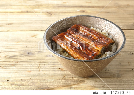 うな丼の単品撮影 142570179