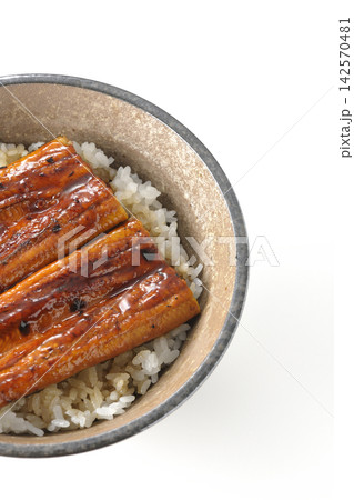 うな丼を白背景で単品撮影 うな丼を白背景で単品撮影 142570481