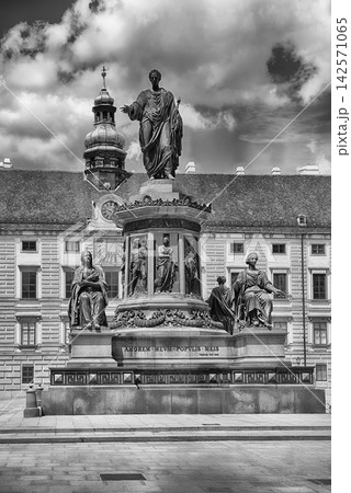Magnificent Emperor Francis I Monument in Josefsplatz, Vienna, Austria 142571065
