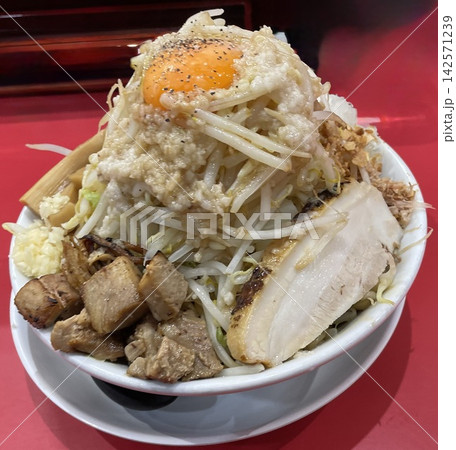 ド迫力!全マシ二郎系ラーメン ド迫力!全マシ二郎系ラーメン 142571239