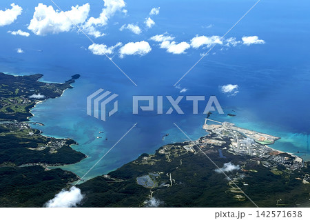 沖縄本島北部　名護市辺野古周辺の空撮 142571638