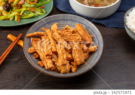 deep Fried Dried Tofu Sticks Fuzhu, Crispy Golden Bean Curd Roll Pastry deep Fried Dried Tofu Sticks Fuzhu, Crispy Golden Bean Curd Roll Pastry 142571971