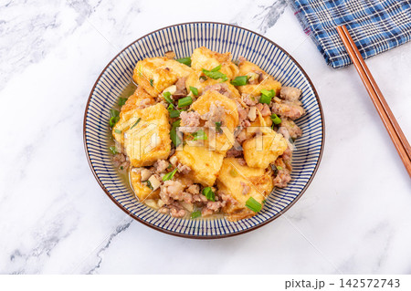 braised Tofu Cubes with Minced Pork and Scallions in Savory Soy Sauce braised Tofu Cubes with Minced Pork and Scallions in Savory Soy Sauce 142572743