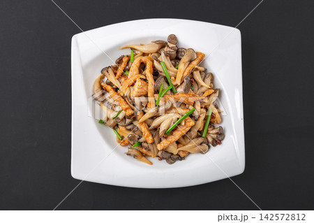 stir-fried Shredded Pork with Mushrooms, Classic Chinese Home-style Comfort Food stir-fried Shredded Pork with Mushrooms, Classic Chinese Home-style Comfort Food 142572812