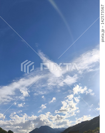 清々しい空 142573567