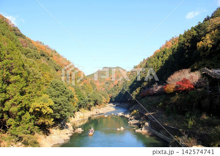 紅葉の保津川下り 紅葉の保津川下り 142574741
