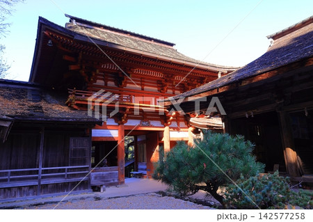 吉野山（奈良県吉野郡吉野町）山中の吉野分水神社 142577258