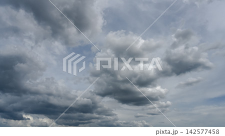 雲多き空 雲多き空 142577458