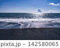 レイニスフィヤラの黒砂のビーチ 142580065