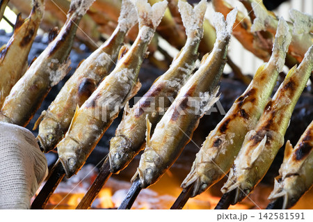 鮎の炭火焼き 鮎の炭火焼き 142581591