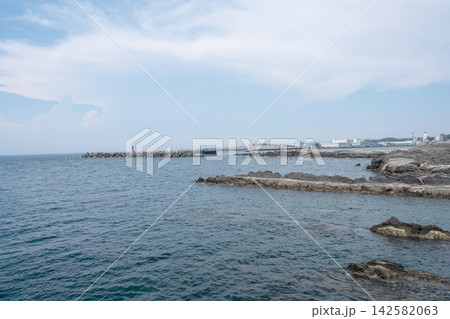 神奈川県 城ヶ島 海岸 から見た三浦半島の風景 神奈川県 城ヶ島 海岸 から見た三浦半島の風景 142582063