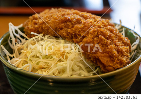 ソースかつ丼 ソースかつ丼 142583363