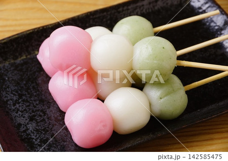 串団子 三色団子 串団子 三色団子 142585475