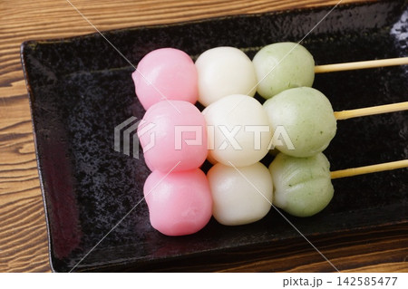 串団子 三色団子 串団子 三色団子 142585477