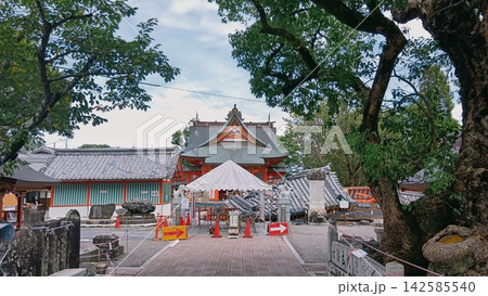 令和8年熊本地震により拝殿や瓦が損壊した八代神社 令和8年熊本地震により拝殿や瓦が損壊した八代神社 142585540