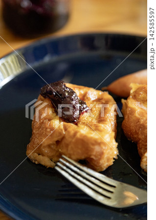 french toast french toast 142585597